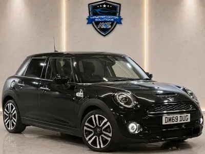 Used Mini Cooper S Exclusive 192 HP (141 kW) 2020 Black Hatchback