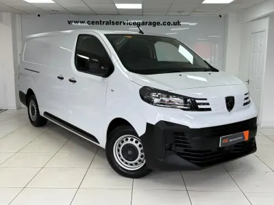 Begagnad Peugeot Expert S 2024 Vit Van