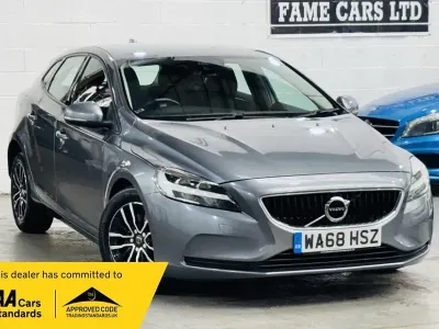 Used Volvo V40 Momentum 122 HP (89 kW) 2018 Grey Hatchback
