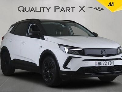 Used Vauxhall Grandland X SRi 130 HP (95 kW) 2022 White SUV