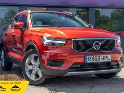 Used Volvo XC40 Momentum 150 HP (110 kW) 2018 Red SUV