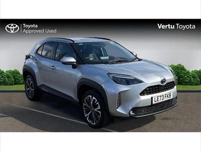 Usado Toyota Yaris Cross 113 HP (83 kW) 2024 Prateado SUV