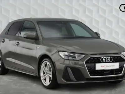 Usado Audi A1 S-Line 108 HP (79 kW) 2022 Cinzento SUV