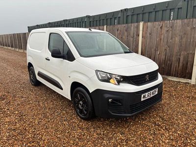Used Peugeot Partner 2019 White MPV