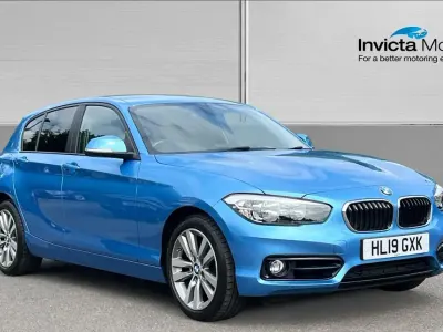Usado BMW 118 Sport Line 136 HP (100 kW) 2019 Azul Citadino