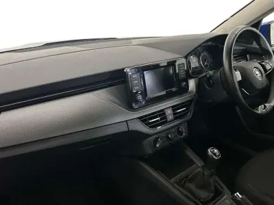 Usado Skoda Kamiq 94 CV (69 kW) 2022 Azul SUV