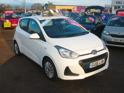 Used Hyundai i10 SE 67 HP (49 kW) 2018 White Hatchback