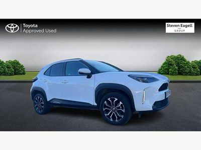 Used Toyota Yaris Hybrid Design 116 HP (85 kW) 2023 White Hatchback