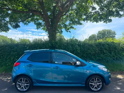 Usado Mazda 2 Edition 2014 Azul Citadino