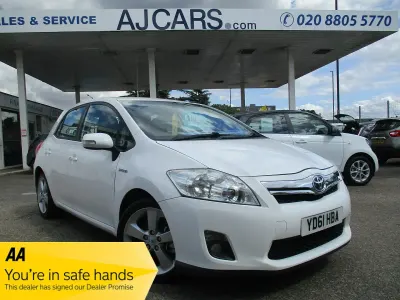Used Toyota Auris Hybrid