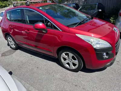 Used Peugeot 3008 Sport 112 HP (82 kW) 2010 Red Estate