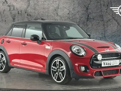 Używany Mini Cooper S Hatch 189 KM (139 kW) 2018 Czerwony Hatchback