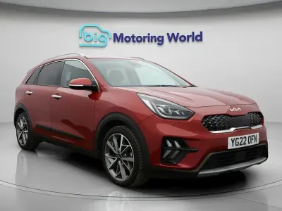 Usado Kia Niro 139 HP (102 kW) 2022 Vermelho SUV