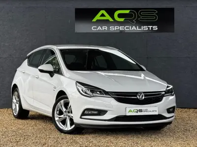 Used Vauxhall Astra SRi 150 HP (110 kW) 2018 White Hatchback