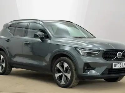 Usado Volvo XC40 Plus 2025 Verde SUV