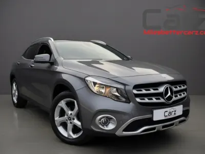 Usado Mercedes GLA200 Executive 2018 Cinzento SUV