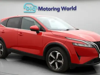 Used Nissan Qashqai N-Connecta 140 HP (102 kW) 2022 Red SUV