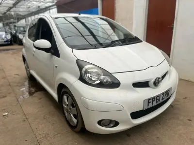 Used Toyota Aygo 68 HP (50 kW) 2012 White Hatchback