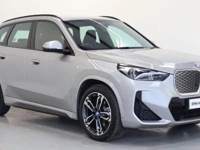 Usado BMW iX1 M Sport 227 kW (309 HP) 2024 Prateado SUV