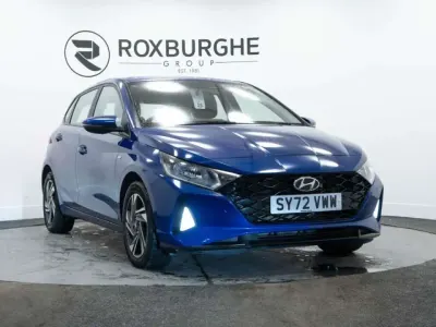 Używany Hyundai i20 SE 100 KM (73 kW) 2022 Niebieski Hatchback