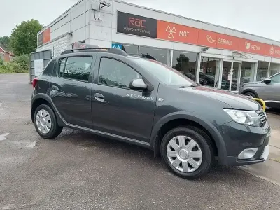 Used Dacia Sandero Lauréate 90 HP (66 kW) 2017 Grey Hatchback