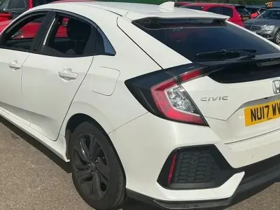 Used Honda Civic SR 2017 White Hatchback