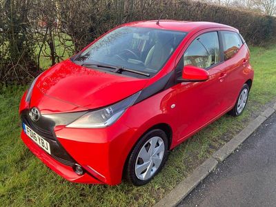 Used Toyota Aygo X-play 68 HP (50 kW) 2016 Red Hatchback