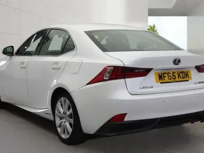 Used Lexus IS300h Executive Line 223 HP (164 kW) 2015 White Sedan