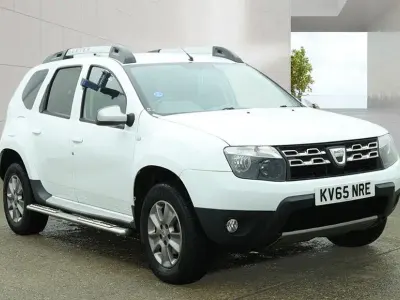 Used Dacia Duster Lauréate 110 HP (80 kW) 2015 White SUV