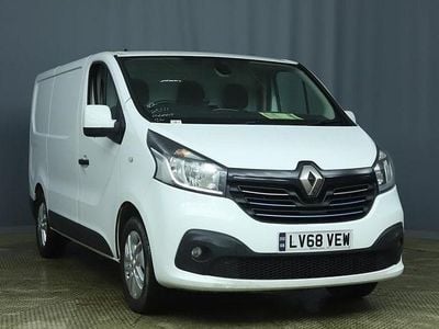White Used 2019 Renault Trafic MPV | £7,995 (Fair price)