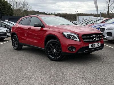 Used Mercedes GLA180 Urban 122 HP (89 kW) 2019 Red SUV