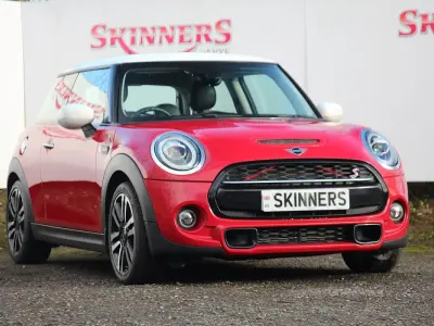 Używany Mini Cooper S Exclusive 2020 Czerwony Hatchback