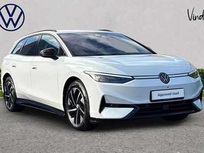 White Used 2025 VW ID.7 Pro Estate | £42,640 (Fair price)