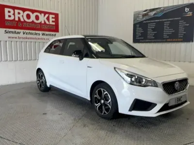 Begagnad MG MG3 Excite 106 HK (77 kW) 2018 Vit Halvkombi