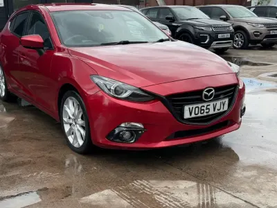 Usado Mazda 3 Inclusive 105 HP (77 kW) 2016 Vermelho Citadino