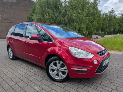 Used Ford S-MAX Titanium 140 HP (102 kW) 2014 Red MPV