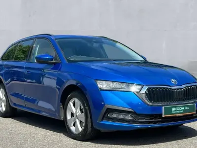 Used Skoda Octavia SE First Edition 110 HP (80 kW) 2021 Blue Estate
