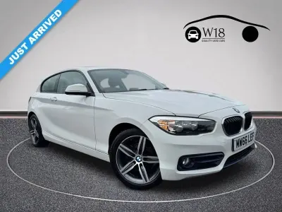 Begagnad BMW 116 Sport Line 2016 Vit Halvkombi