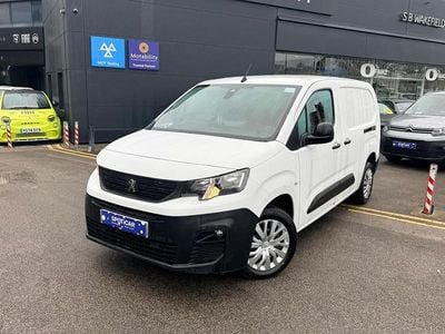 White Used 2022 Peugeot Partner Premium MPV | £9,295 (Fair price)