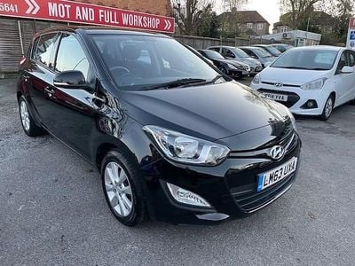 Black Used 2014 Hyundai i20 Active Hatchback | £4,775 (A bit pricey)