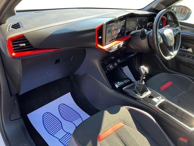 Used Vauxhall Mokka SRi 128 HP (94 kW) 2021 White SUV