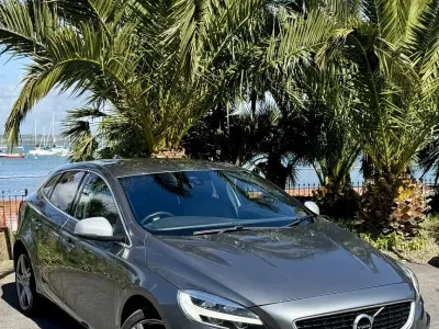 Used Volvo V40 R-Design Pro 120 HP (88 kW) 2019 Grey Hatchback