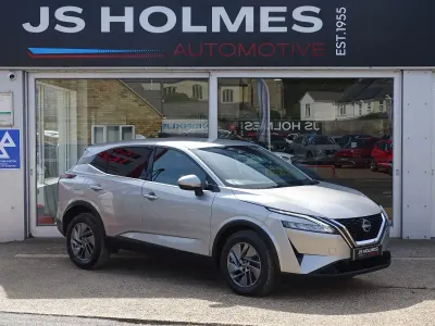 Used Nissan Qashqai Acenta Premium 140 HP (102 kW) 2022 Silver SUV