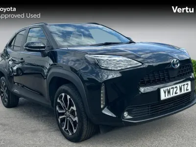Used Toyota Yaris Hybrid Design 116 HP (85 kW) 2023 Eclipse black (metallic paint) Estate