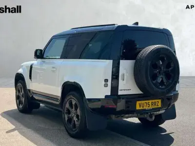 Used Land Rover Defender SE Dynamic 249 HP (183 kW) 2025 White SUV
