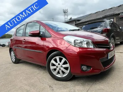 Used Toyota Yaris Multidrive S 99 HP (72 kW) 2013 Red Hatchback