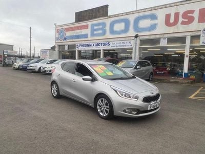 Silver Used 2015 Kia Ceed Hatchback | £5,195 (Fair price)