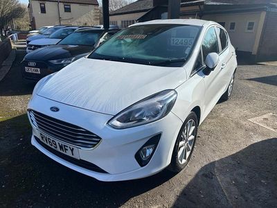 Used Ford Fiesta Titanium 100 HP (73 kW) 2019 White Hatchback