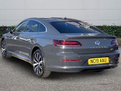 Usado VW Arteon Elegance 150 HP (110 kW) 2018 Cinzento Citadino
