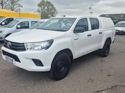 Used Toyota HiLux Active 150 HP (110 kW) 2019 White Pickup